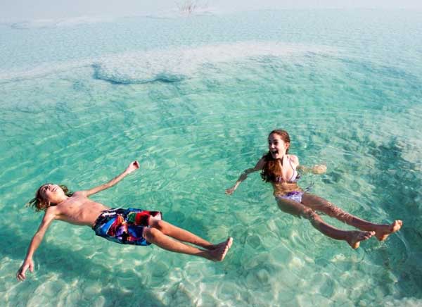 khach-san-que-toi-soc-trang-3-ly-do-phai-lam-sach-co-the-sau-khi-tam-bien